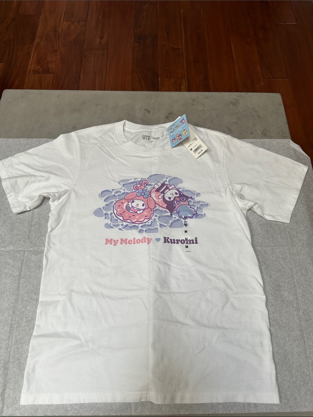 Uniglo Sanrio top